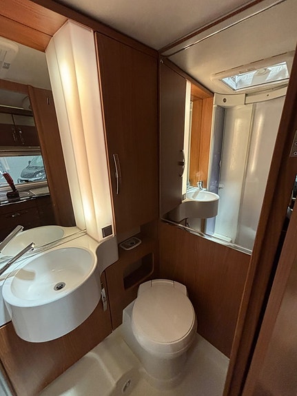Hymer T 674 SL Star Edition Långbädd / 160 hk / Kamkedja / Dieselvärmare / Låga mil 14 of 22