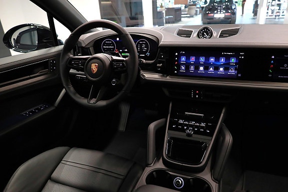 Porsche Cayenne 30 of 30
