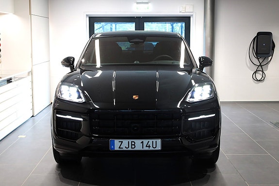 Porsche Cayenne 3 of 30