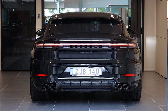 Porsche Cayenne 6 of 30