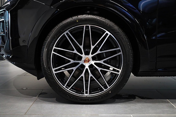 Porsche Cayenne 11 of 30