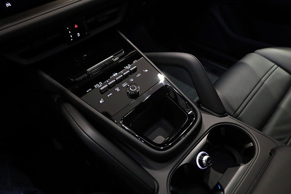 Porsche Cayenne 29 of 30