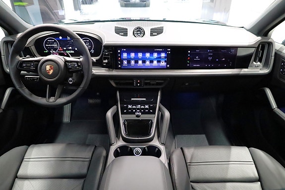 Porsche Cayenne 22 of 30