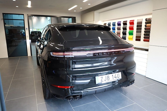 Porsche Cayenne 7 of 30
