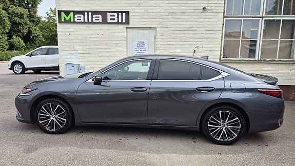 Lexus ES300h 3 of 20