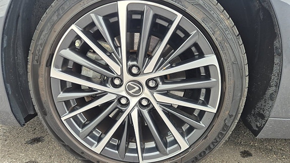 Lexus ES300h 16 of 20
