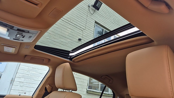 Lexus ES300h 7 of 20