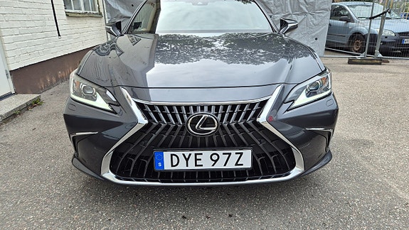Lexus ES300h 5 of 20