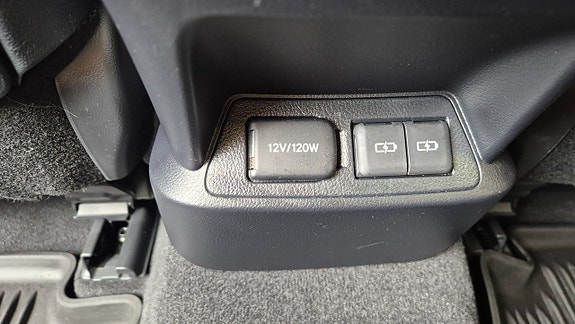 Lexus ES300h 13 of 20