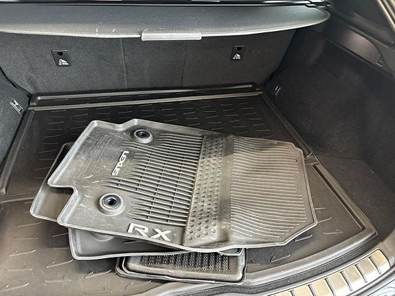 Lexus RX450h 16 of 17