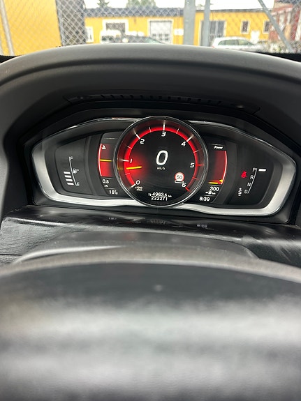 Volvo XC60 7 of 12
