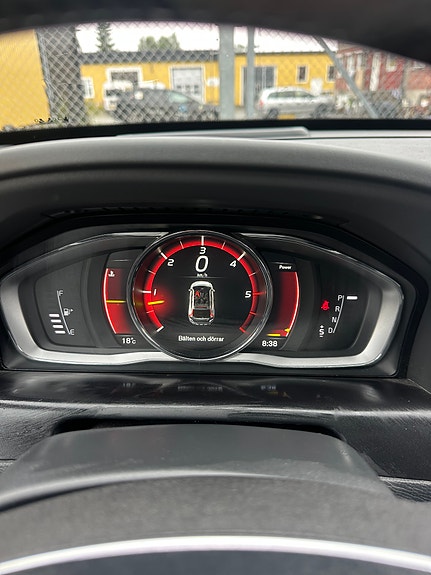 Volvo XC60 12 of 12