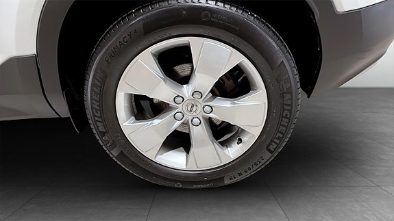 Volvo XC40 6 of 12