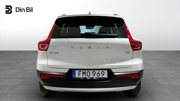 Volvo XC40 5 of 12