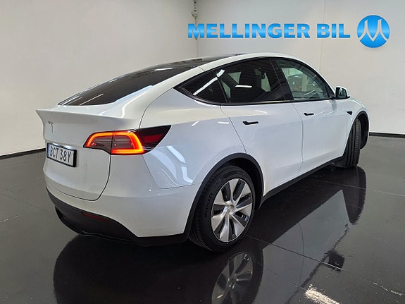 Tesla Model Y 3 of 21