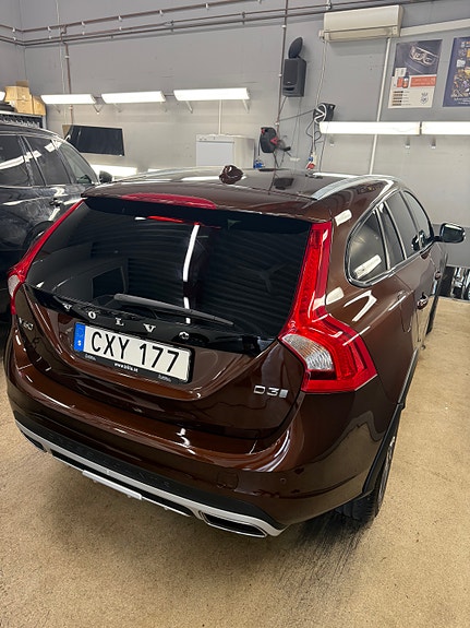 Volvo V60 Cross Country 5 of 9
