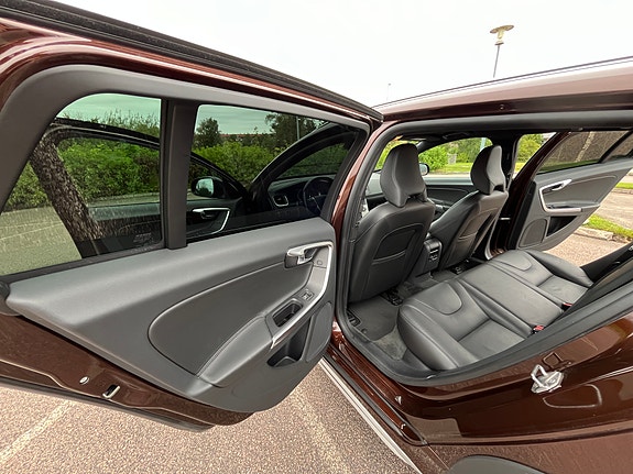 Volvo V60 Cross Country 9 of 9
