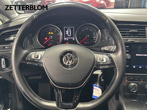 Volkswagen Golf VII 12 of 15