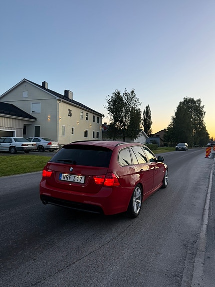 BMW 320d 2 of 6