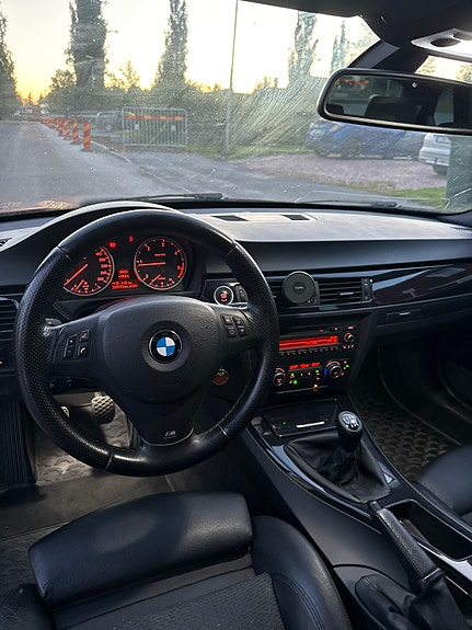 BMW 320d 5 of 6