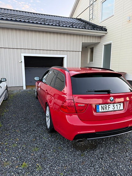 BMW 320d 4 of 6