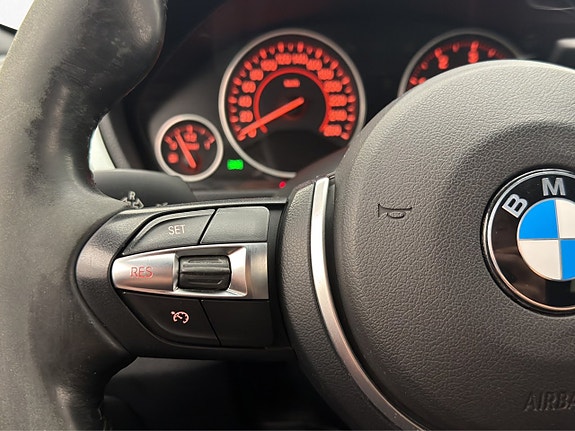 BMW 330d 19 of 30