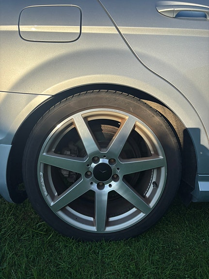 Mercedes-Benz C220 9 of 12