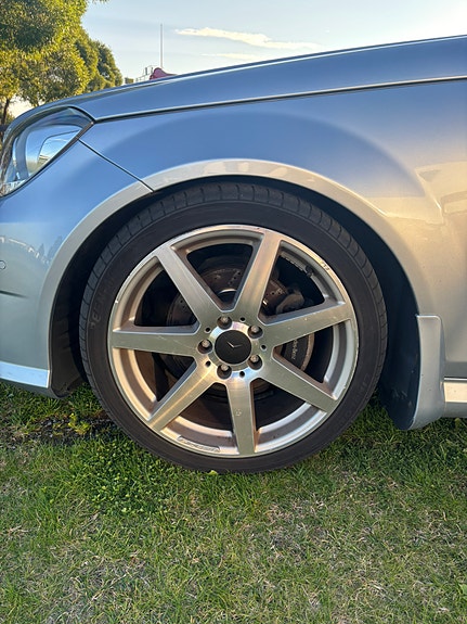 Mercedes-Benz C220 7 of 12