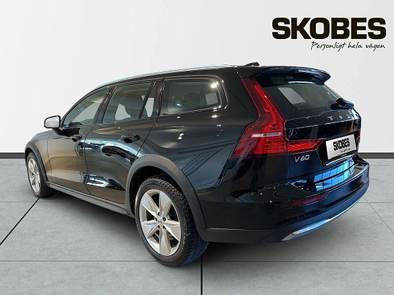 Volvo V60 Cross Country 5 of 19