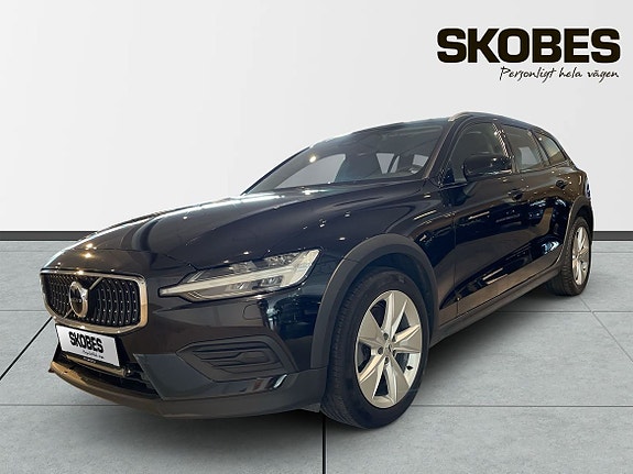 Volvo V60 Cross Country 3 of 19