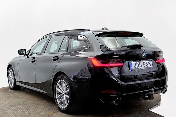 BMW 330e 9 of 30