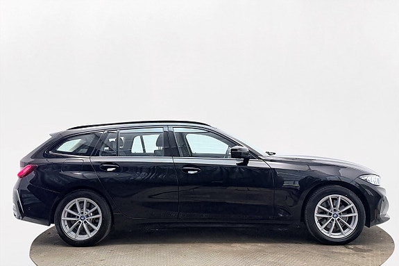 BMW 330e 5 of 30