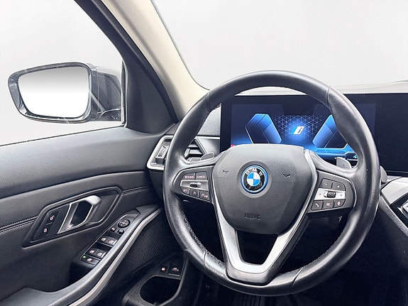 BMW 330e 17 of 30