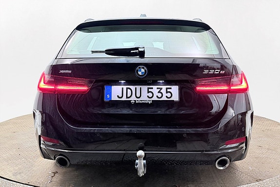 BMW 330e 7 of 30