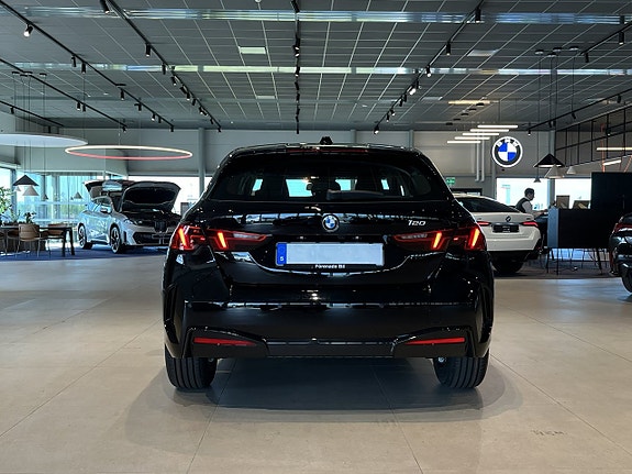 BMW 120 5 of 15