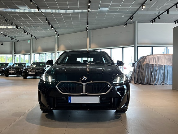 BMW 120 2 of 15