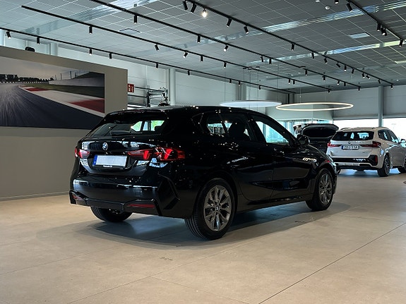 BMW 120 4 of 15