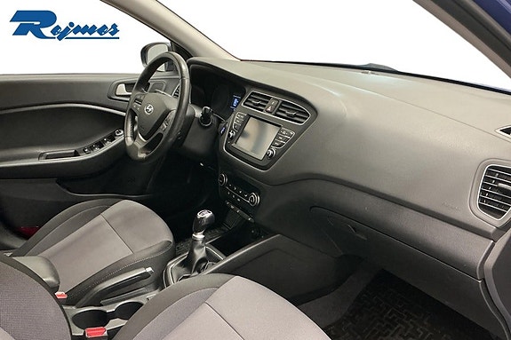 Hyundai i20 11 of 17