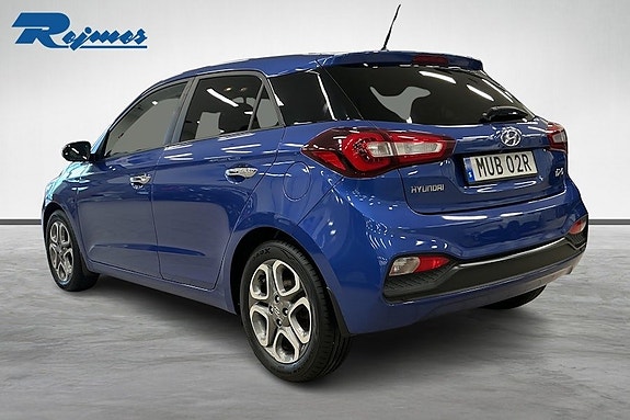 Hyundai i20 2 of 17