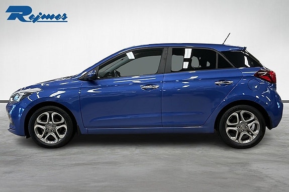 Hyundai i20 3 of 17