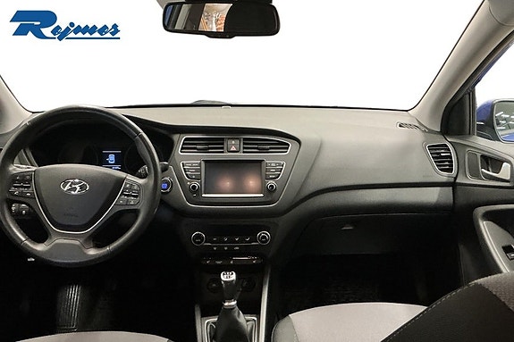 Hyundai i20 7 of 17