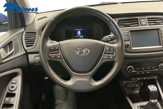 Hyundai i20 8 of 17