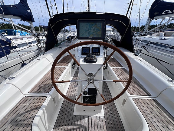 Bavaria 37 4 of 5