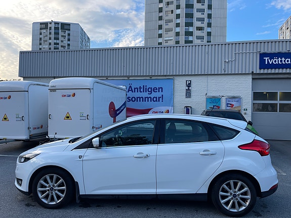Ford Focus 5 of 8