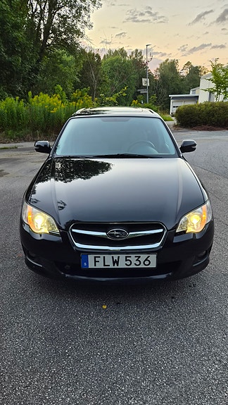 Subaru Legacy 2 of 25