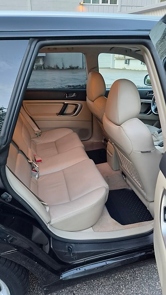 Subaru Legacy 14 of 25