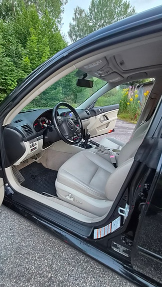 Subaru Legacy 20 of 25