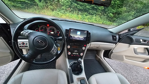 Subaru Legacy 21 of 25