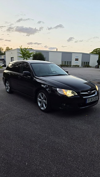 Subaru Legacy 3 of 25