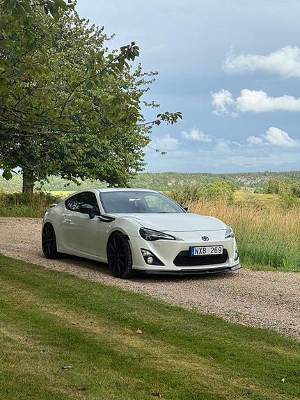 Toyota GT86 2 of 14